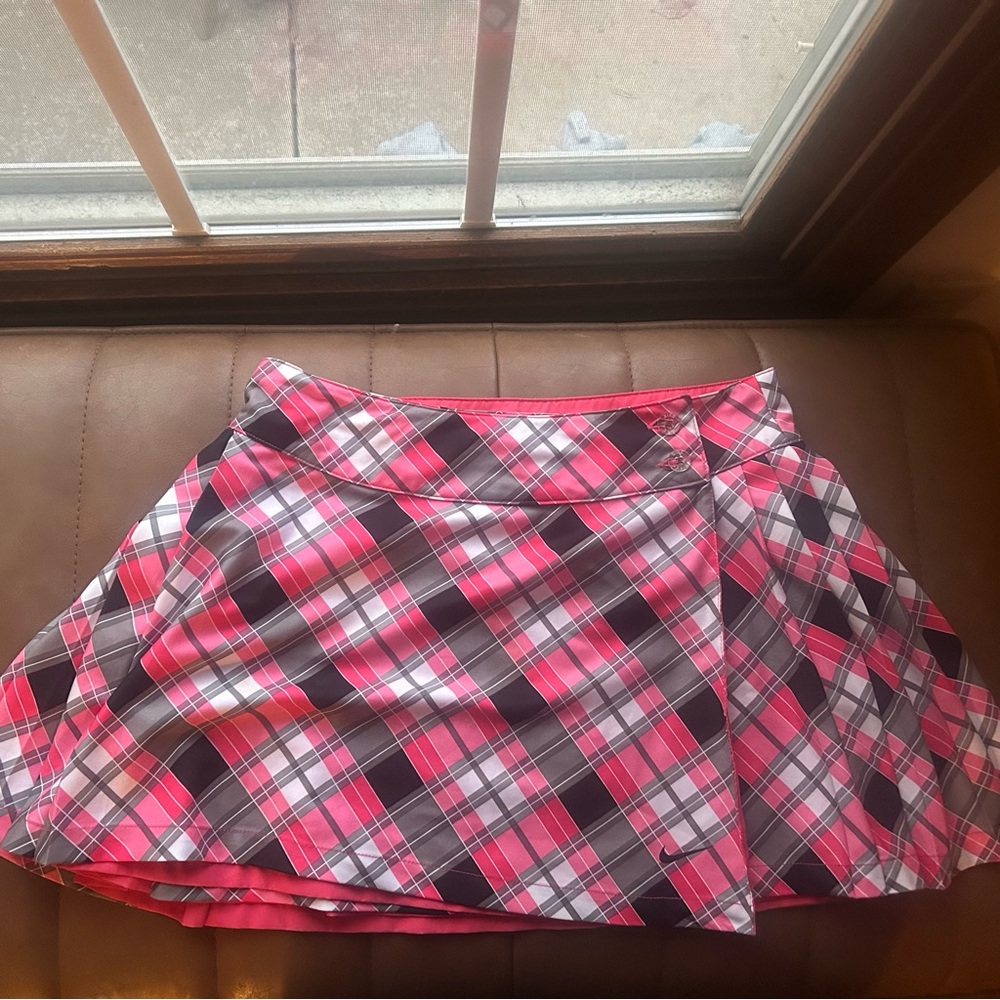 Like New Nike Women's Tennis pink, black, and white Plaid Skirt (Reversible)
